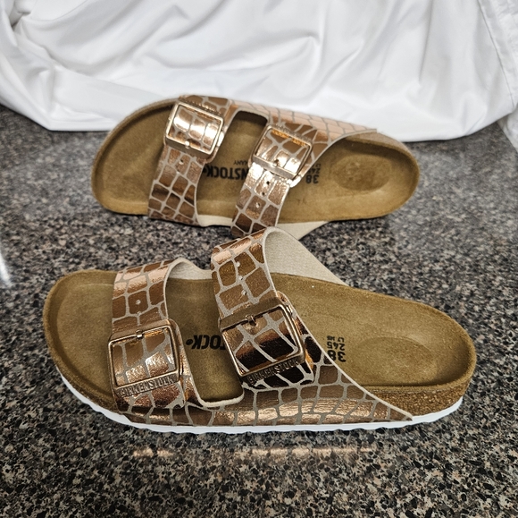 Birkenstock Arizona Gator Gleam Sandals - Picture 3 of 10